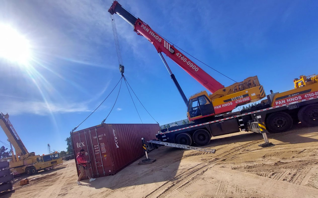 CONTENEDORES PUERTO IMPORTADORES MULTINACIONALES LABORATORIOS GRUAS AUTOELEVADOR PERSONAL